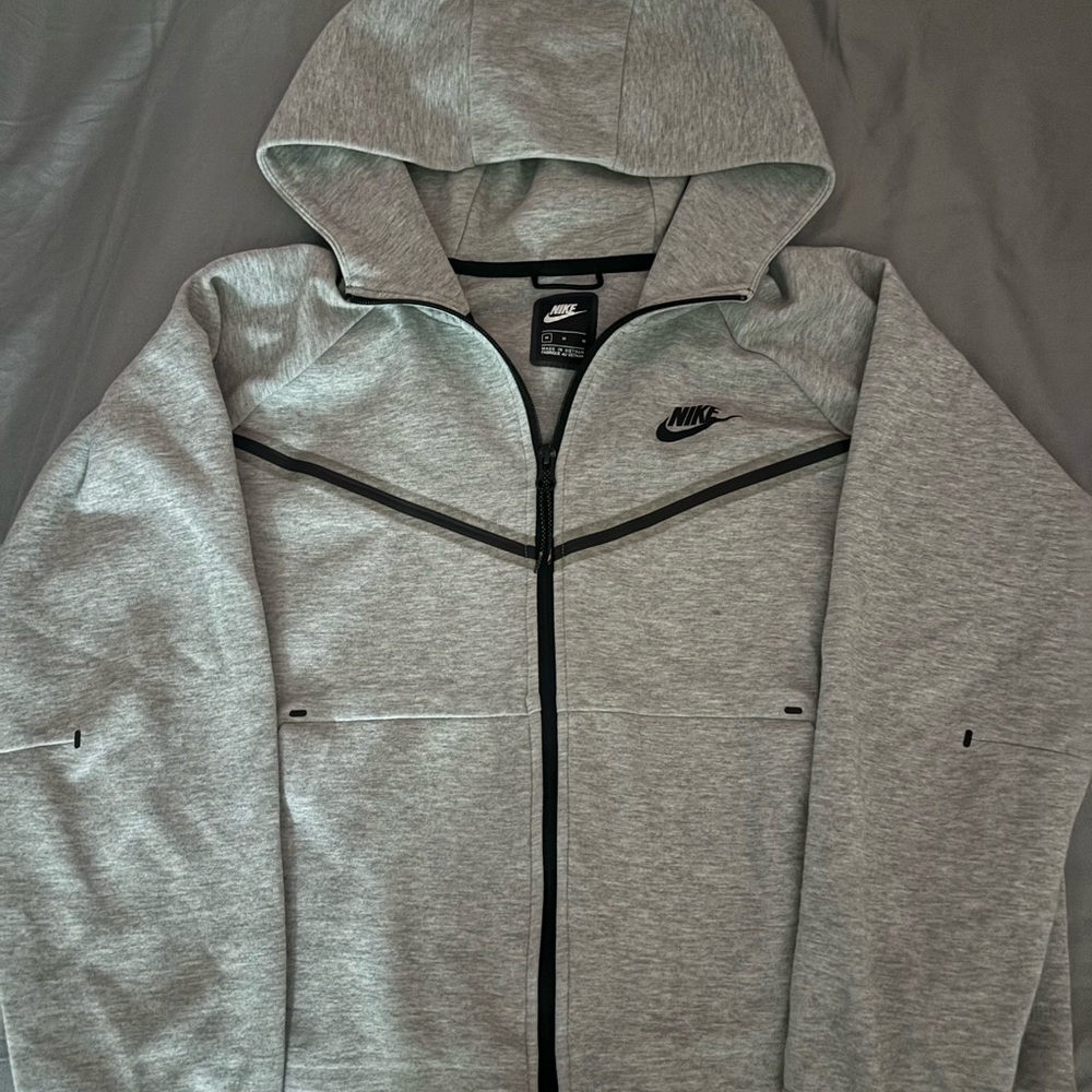 Nike Tech (Women’s)